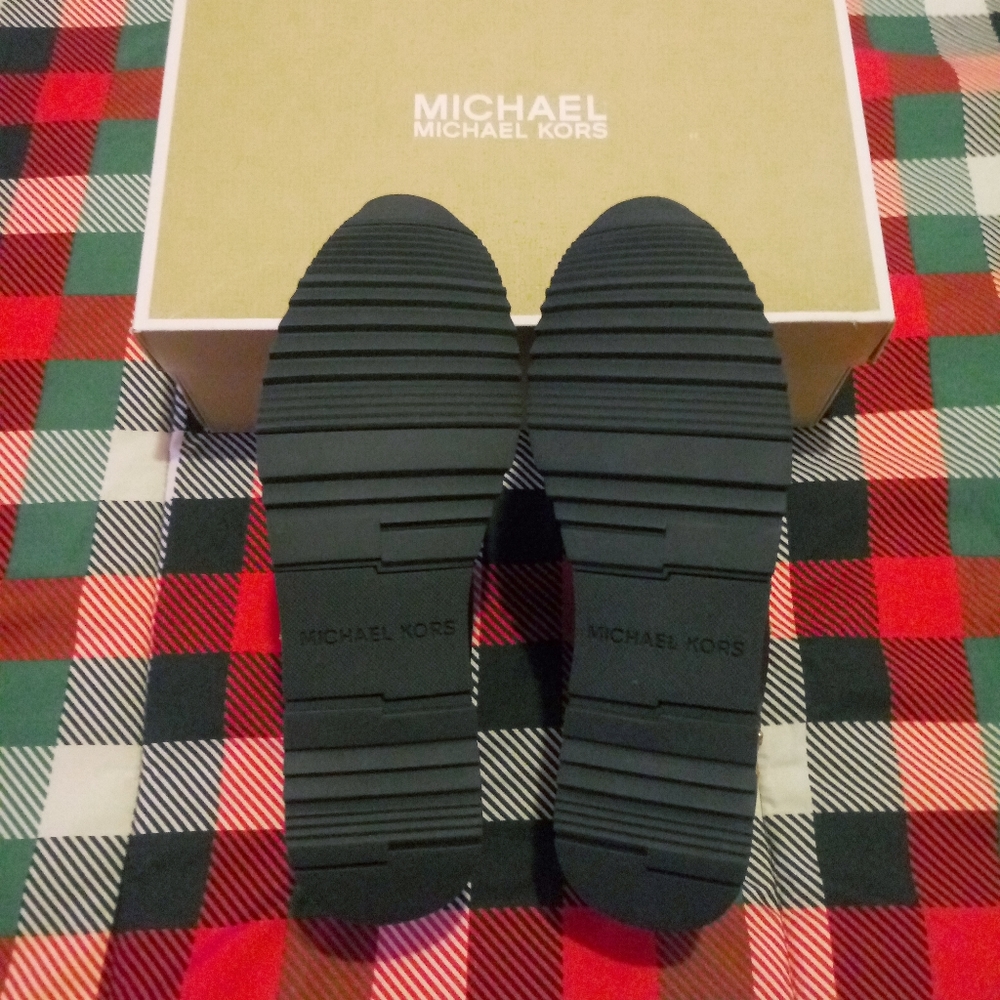 Michael Kors Allie Wrap Trainer - Picture 6 of 12
